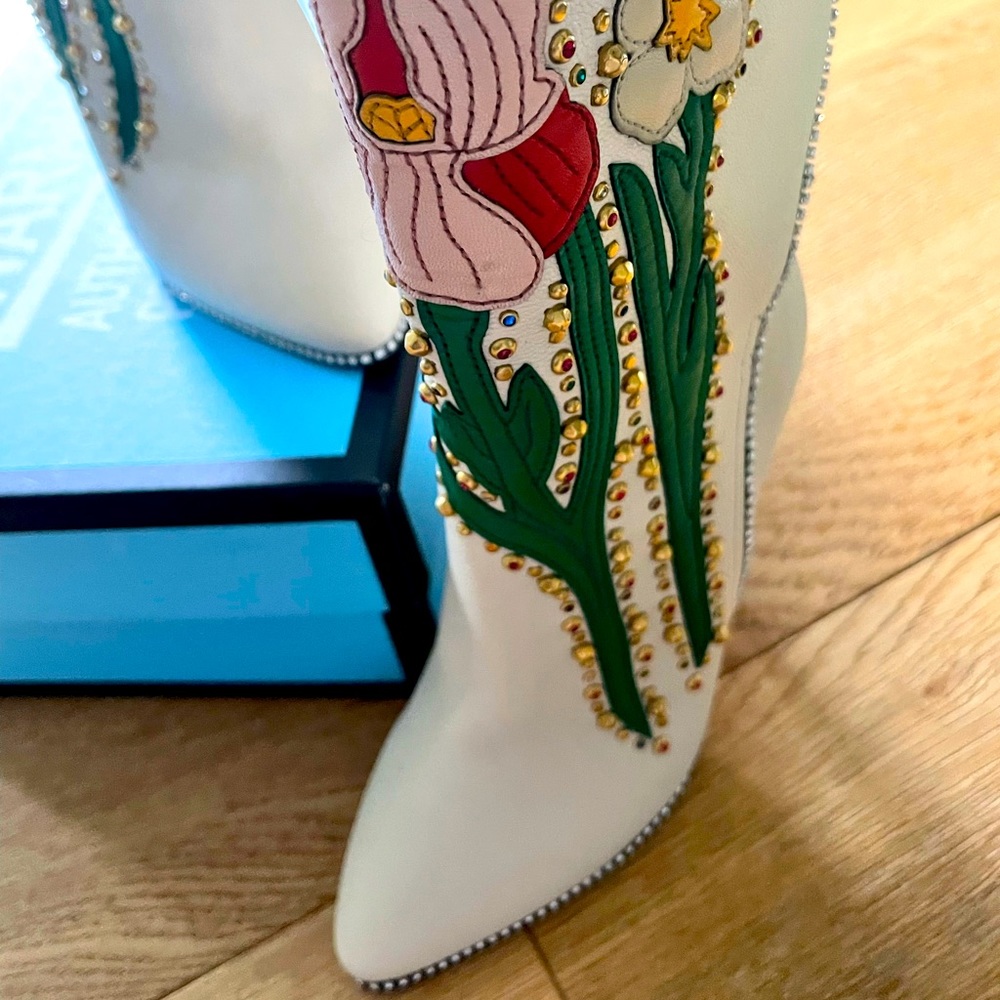 Gucci FOsca Floral leather boots! Authentic major discount